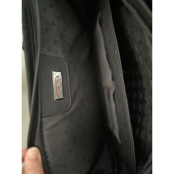 Tumi Deluxe Expandable Shoulder Bag Briefcase Nylon Black 15" - Picture 8 of 12